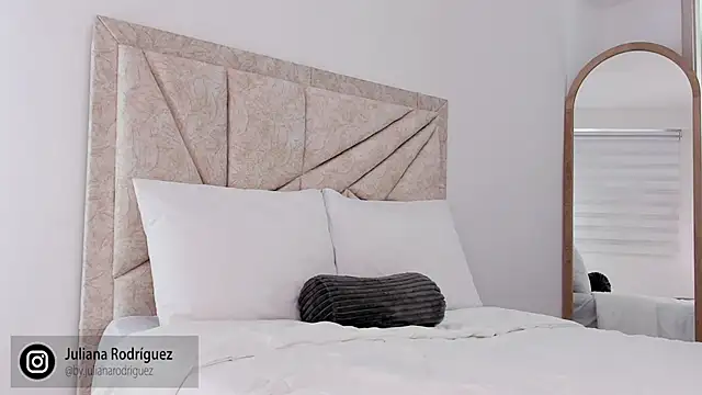 Julifoxx online show from October 2025 09:15:02 PM