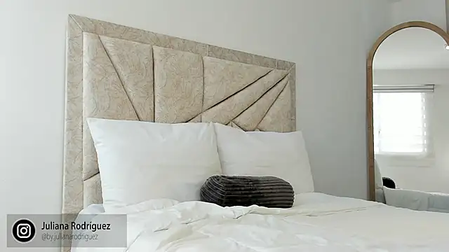 Julifoxx online show from October 2025 09:10:02 PM