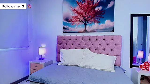 Emma monserrat online show from March 2026 07:29:01 PM