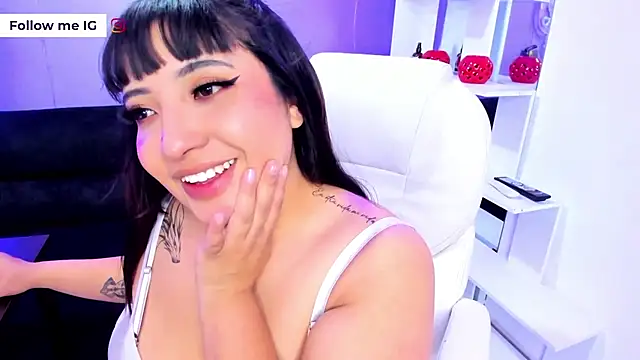 Emma monserrat online show from April 2026 11:59:01 AM