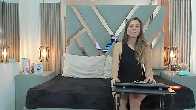 SaraANDjhony online show from January 2025 04:15:01 PM