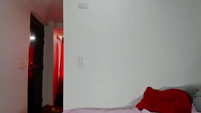 veronica sinner  online show from October 2025 04:30:02 PM