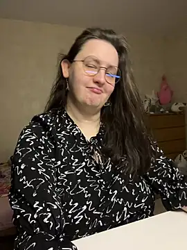 Snapshot of hungry1bunny chatting on February 2026 06:44:02 PM hungry1bunny online show from February 2026 06:44:02 PM