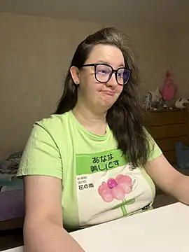 Snapshot of hungry1bunny chatting on February 2026 05:55:01 PM hungry1bunny online show from February 2026 05:55:01 PM