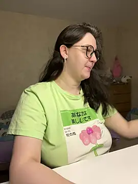 Snapshot of hungry1bunny chatting on February 2026 06:51:02 PM hungry1bunny online show from February 2026 06:51:02 PM