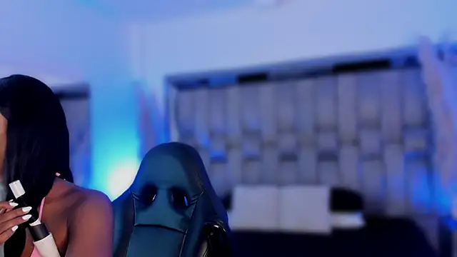 ChaynnaCooper online show from December 2025 09:08:01 PM