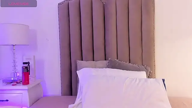 SamanthaFerrer   online show from February 2025 08:02:02 PM