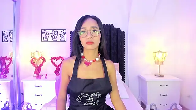 SamanthaFerrer   online show from February 2025 07:33:02 PM