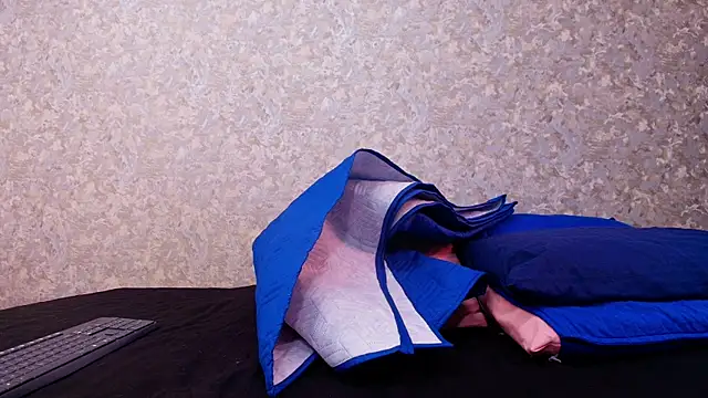 nicol f online show from January 2025 07:07:02 PM