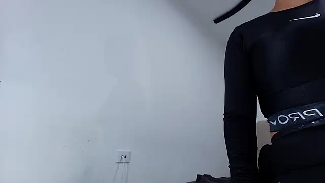 nicol f online show from March 2026 03:01:02 AM