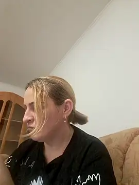 Snapshot of Malichkaanna30 chatting on February 2025 08:23:02 PM Malichkaanna30 online show from February 2025 08:23:02 PM