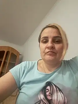 Snapshot of Malichkaanna30 chatting on February 2025 05:37:01 PM Malichkaanna30 online show from February 2025 05:37:01 PM