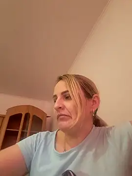 Snapshot of Malichkaanna30 chatting on February 2025 02:14:02 PM Malichkaanna30 online show from February 2025 02:14:02 PM