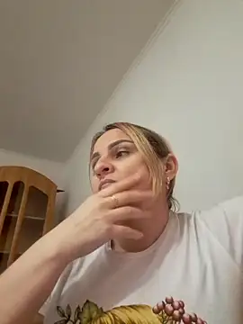 Snapshot of Malichkaanna30 chatting on March 2025 12:54:02 PM Malichkaanna30 online show from March 2025 12:54:02 PM