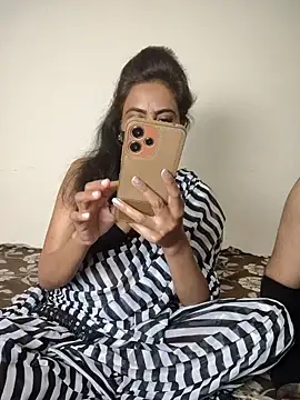 Raat ki rani  online show from January 2025 06:56:02 PM