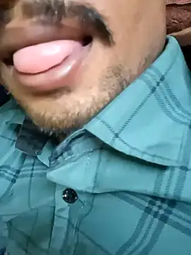 Snapshot of GF_nd_BF_ chatting on February 2025 04:25:02 PM GF nd BF online show from February 2025 04:25:02 PM