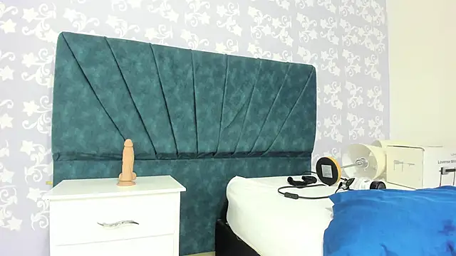 BritneySweet  online show from December 2024 02:09:02 AM