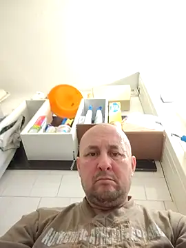 Snapshot of intx800 chatting on April 2026 03:50:02 PM intx800 online show from April 2026 03:50:02 PM