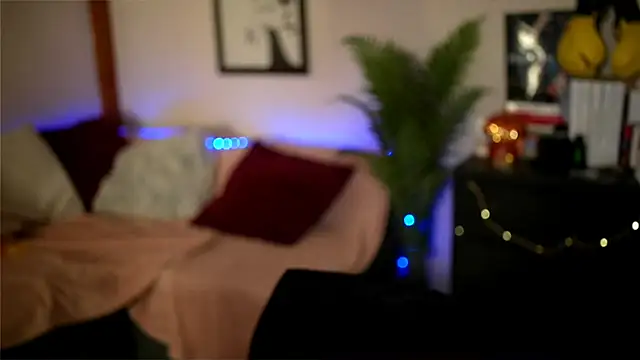 Snapshot of Bellis_Perenis chatting on December 2025 06:15:01 PM Bellis Perenis online show from December 2025 06:15:01 PM