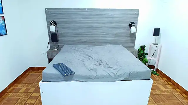 Snapshot of Loony_Zion chatting on January 2025 01:41:01 PM Loony Zion online show from January 2025 01:41:01 PM