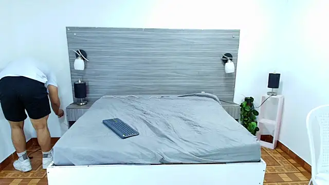 Snapshot of Loony_Zion chatting on January 2025 01:38:01 PM Loony Zion online show from January 2025 01:38:01 PM