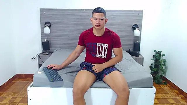 Snapshot of Loony_Zion chatting on March 2025 01:24:02 PM Loony Zion online show from March 2025 01:24:02 PM