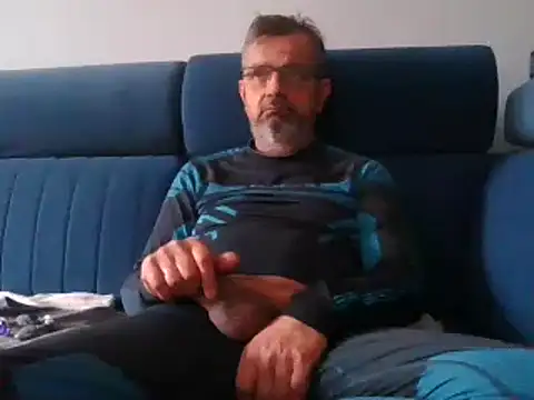 axecoman60 online show from January 2025 10:30:01 AM