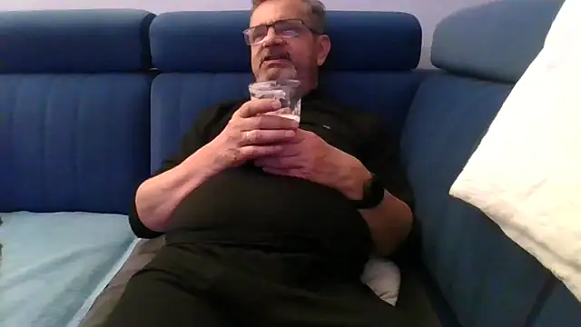 axecoman60 online show from March 2025 06:11:02 PM