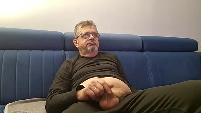 axecoman60 online show from March 2025 07:53:02 PM