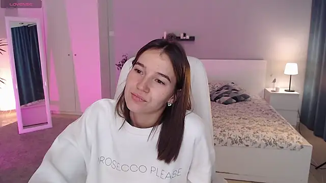 Bellla Haddid online show from September 2025 01:10:01 AM