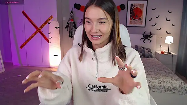 Bellla Haddid online show from October 2025 01:46:02 AM