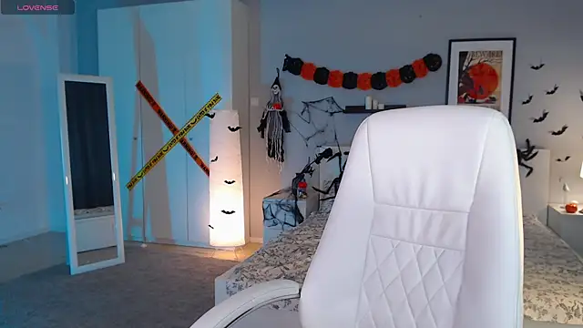 Bellla Haddid online show from October 2025 01:40:01 AM