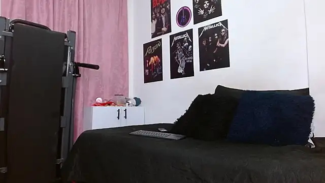 scarlett  morgan online show from September 2025 01:11:01 PM