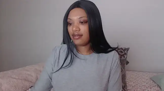 Snapshot of thekelliecapri chatting on December 2024 02:47:01 AM thekelliecapri online show from December 2024 02:47:01 AM