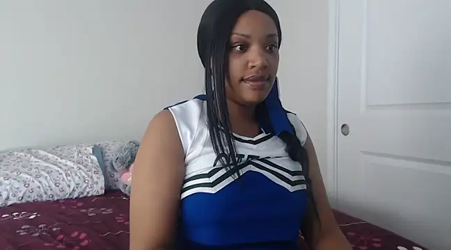 Snapshot of thekelliecapri chatting on December 2024 09:30:02 PM thekelliecapri online show from December 2024 09:30:02 PM