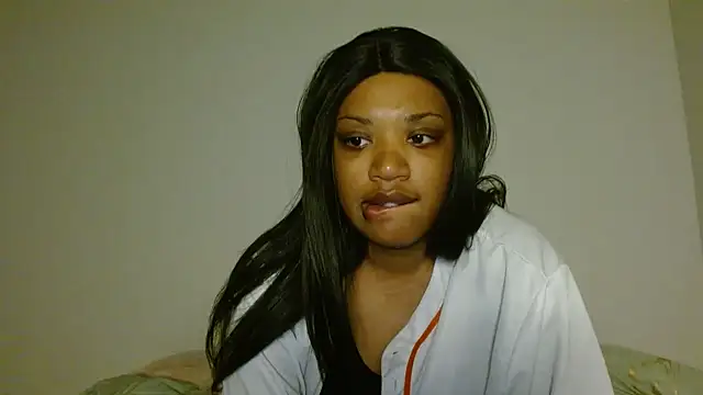 Snapshot of thekelliecapri chatting on February 2025 01:32:02 AM thekelliecapri online show from February 2025 01:32:02 AM