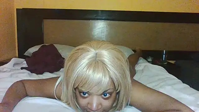 thekelliecapri online show from January 2026 06:01:01 PM