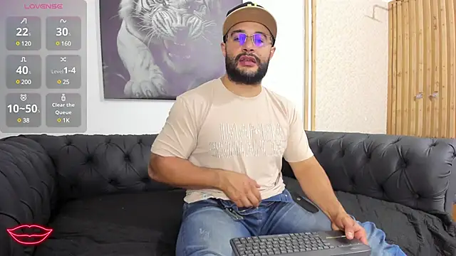 Luke  09 online show from February 2025 11:52:01 AM