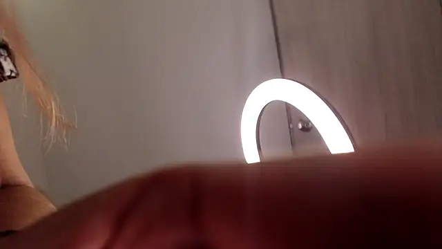 Little-Lucifer online show from November 2025 11:17:01 PM