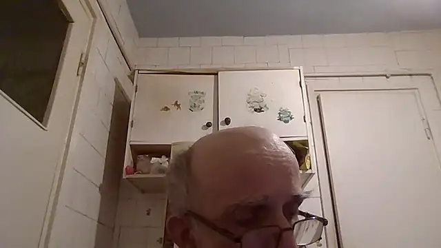 Snapshot of mariusica1@xh chatting on February 2026 10:57:01 PM mariusica1xh online show from February 2026 10:57:01 PM