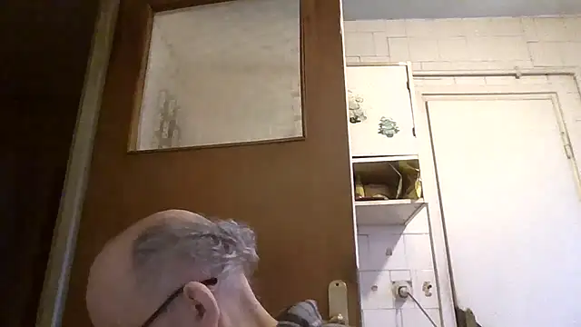 Snapshot of mariusica1@xh chatting on February 2026 02:54:02 PM mariusica1xh online show from February 2026 02:54:02 PM