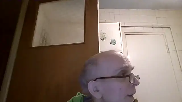 Snapshot of mariusica1@xh chatting on February 2026 06:23:02 PM mariusica1xh online show from February 2026 06:23:02 PM