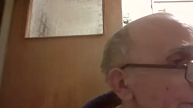 Snapshot of mariusica1@xh chatting on February 2026 11:31:02 PM mariusica1xh online show from February 2026 11:31:02 PM