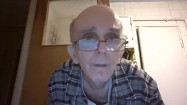 Snapshot of mariusica1@xh chatting on February 2026 04:04:02 PM mariusica1xh online show from February 2026 04:04:02 PM