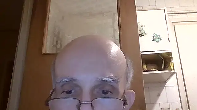 Snapshot of mariusica1@xh chatting on February 2026 01:34:02 AM mariusica1xh online show from February 2026 01:34:02 AM