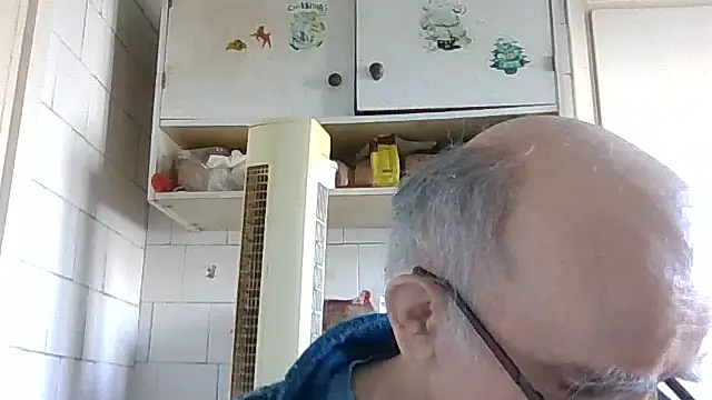 Snapshot of mariusica1@xh chatting on February 2026 01:31:01 PM mariusica1xh online show from February 2026 01:31:01 PM