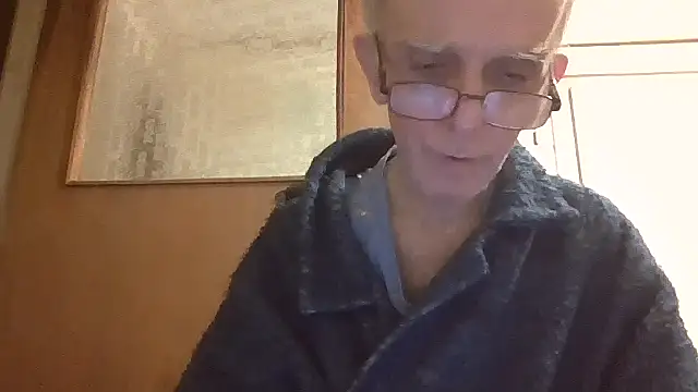 Snapshot of mariusica1@xh chatting on February 2026 07:12:01 PM mariusica1xh online show from February 2026 07:12:01 PM