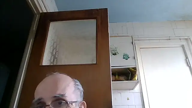 Snapshot of mariusica1@xh chatting on February 2026 02:16:02 PM mariusica1xh online show from February 2026 02:16:02 PM