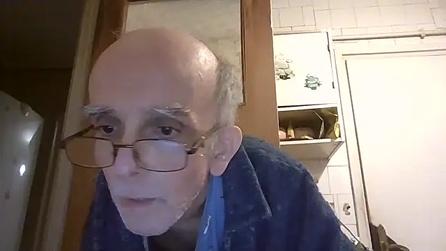 Snapshot of mariusica1@xh chatting on February 2026 12:22:02 AM mariusica1xh online show from February 2026 12:22:02 AM