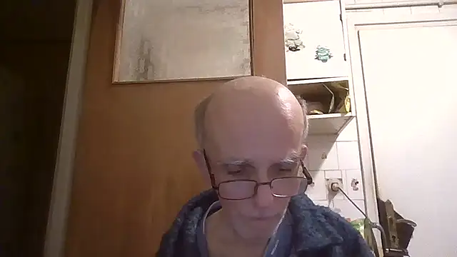 Snapshot of mariusica1@xh chatting on February 2026 05:25:01 PM mariusica1xh online show from February 2026 05:25:01 PM